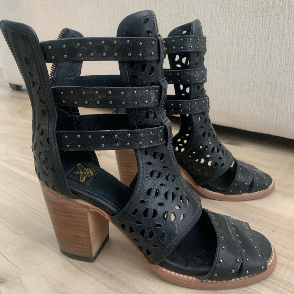 New! Freebirds by Steve Madden
